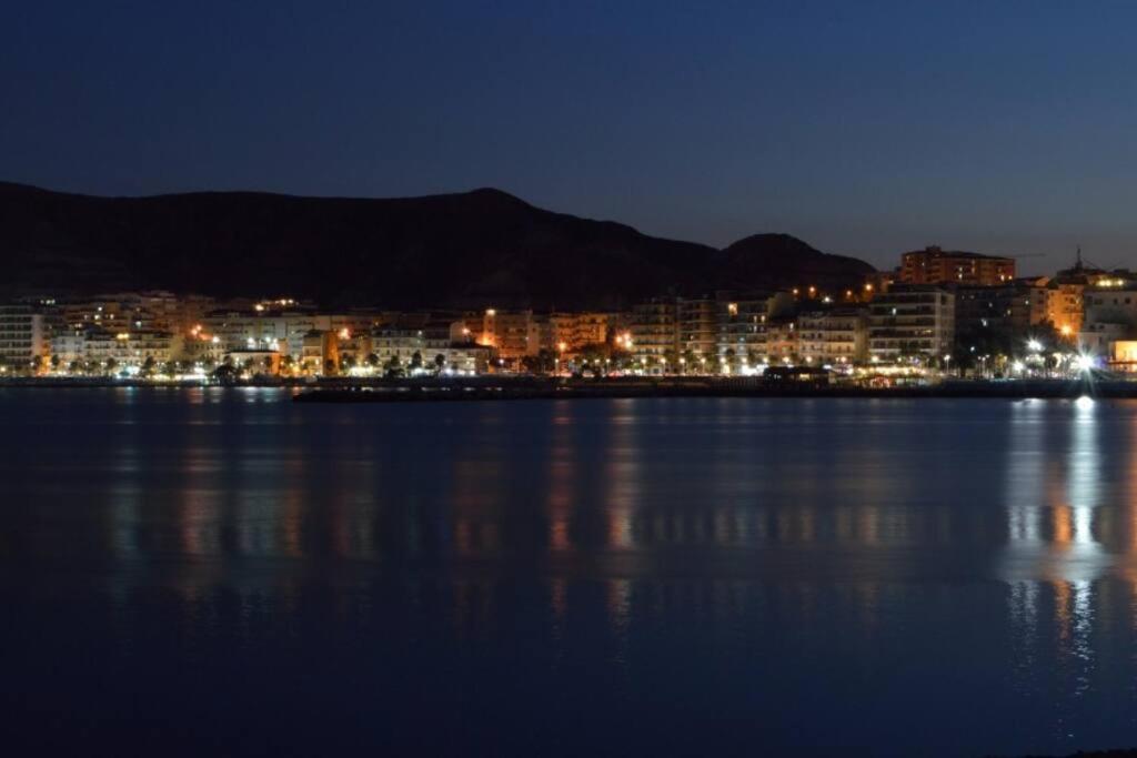 Comodo Appartamento A Crotone Eksteriør billede