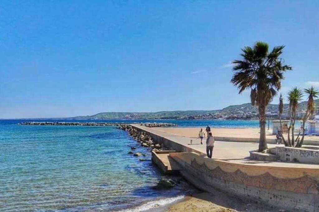 Comodo Appartamento A Crotone Eksteriør billede